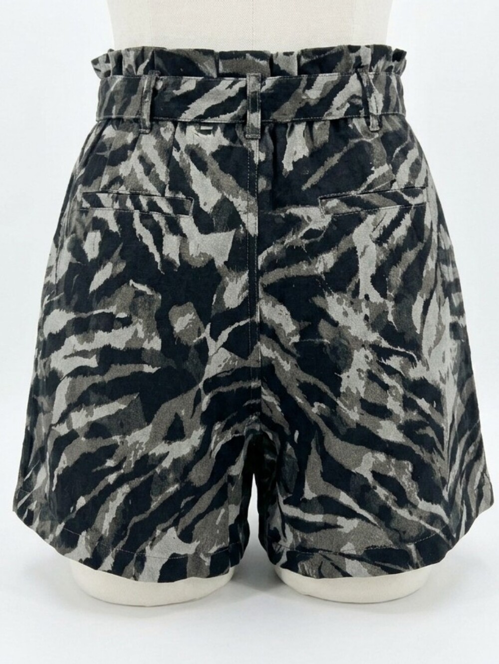 NWT Linen Shorts by SoyaConcepts - Picture 3 of 9